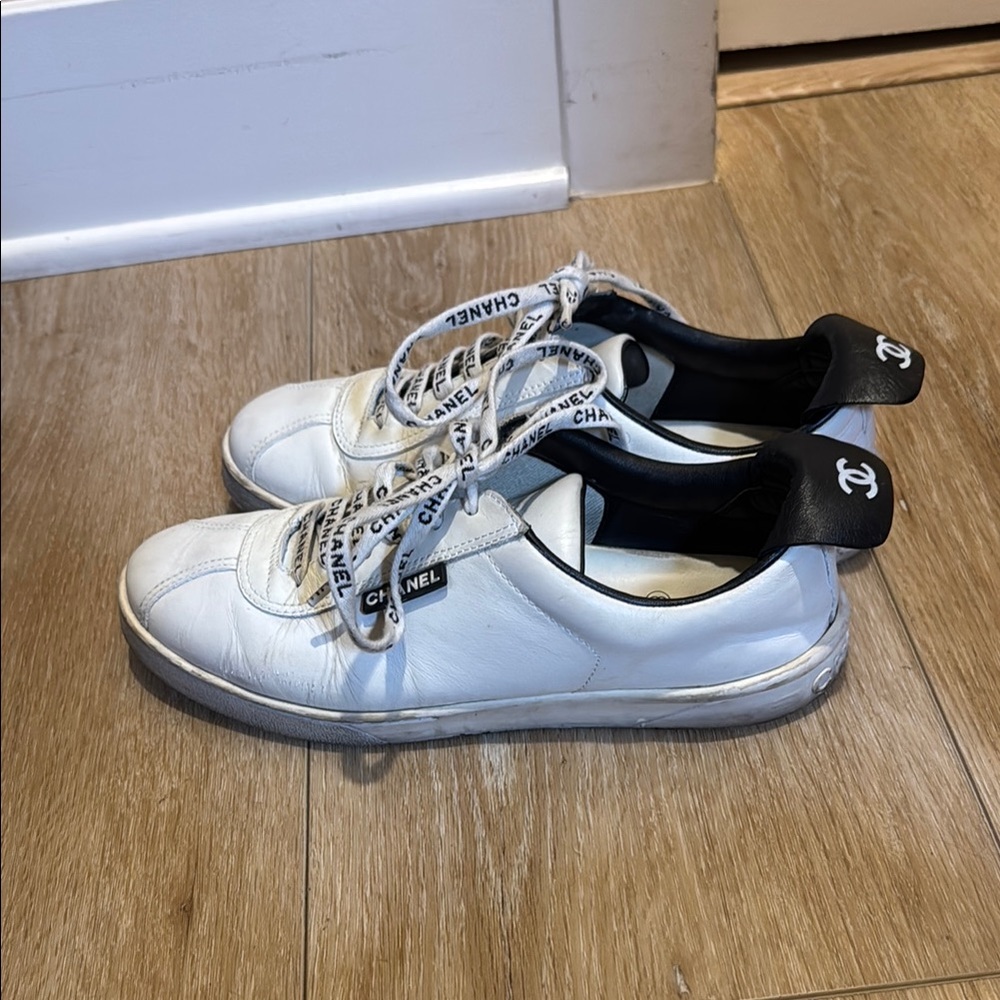 CHANEL White Sneakers with Black Accents - Picture 2 of 4